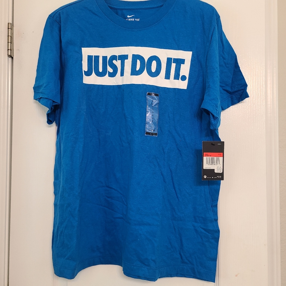 Men's Large Nike T-shirt